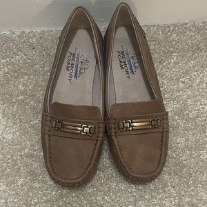 Life Stride Women's Tan Loafers Size 6